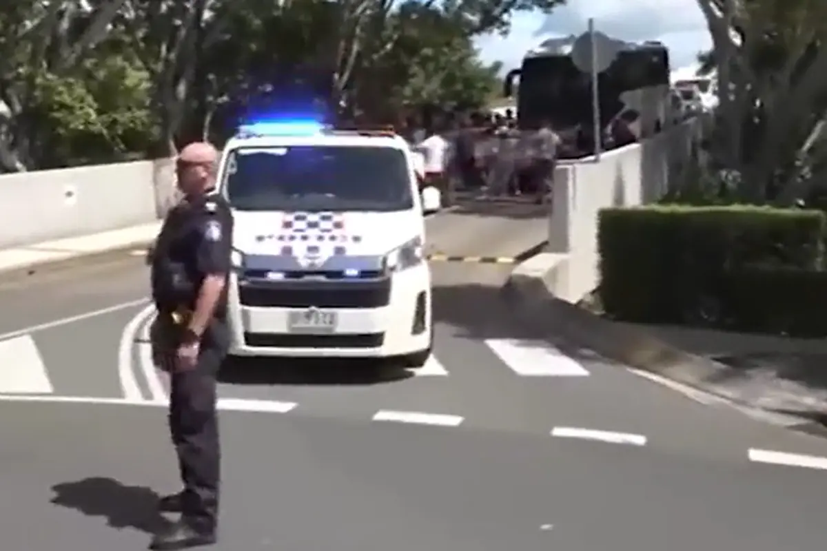 Autobus Iran femminile bloccato dai manifestanti in Australia